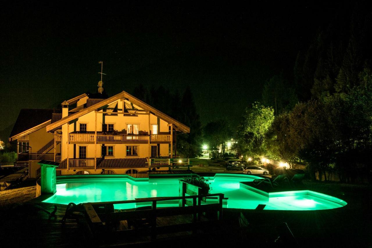 Holidays Dolomiti Apartment Resort Carisolo Exterior foto