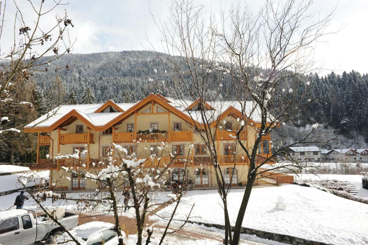 Holidays Dolomiti Apartment Resort Carisolo Exterior foto