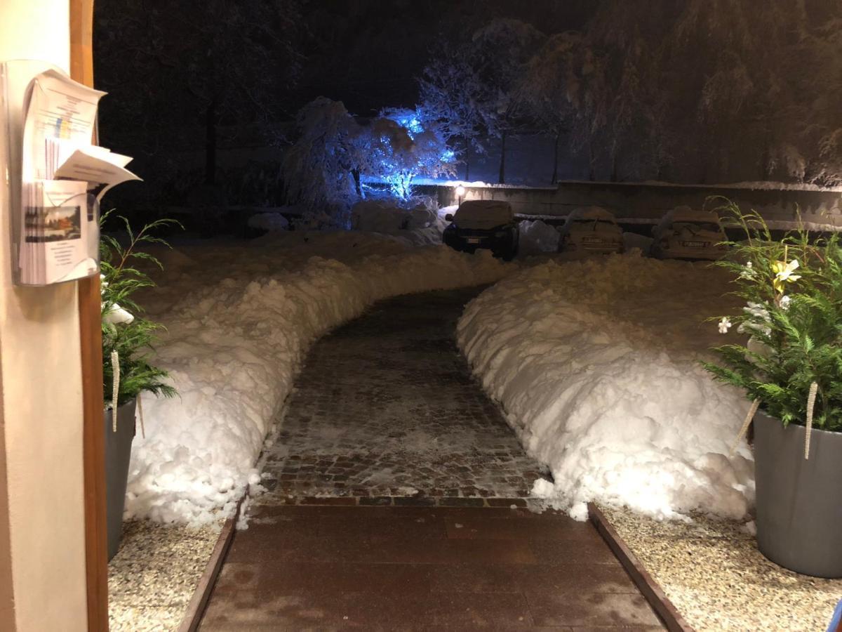 Holidays Dolomiti Apartment Resort Carisolo Exterior foto